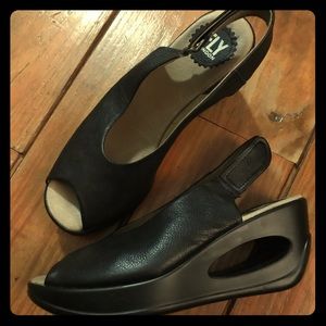 Beautiful slingback wedge by Fly London